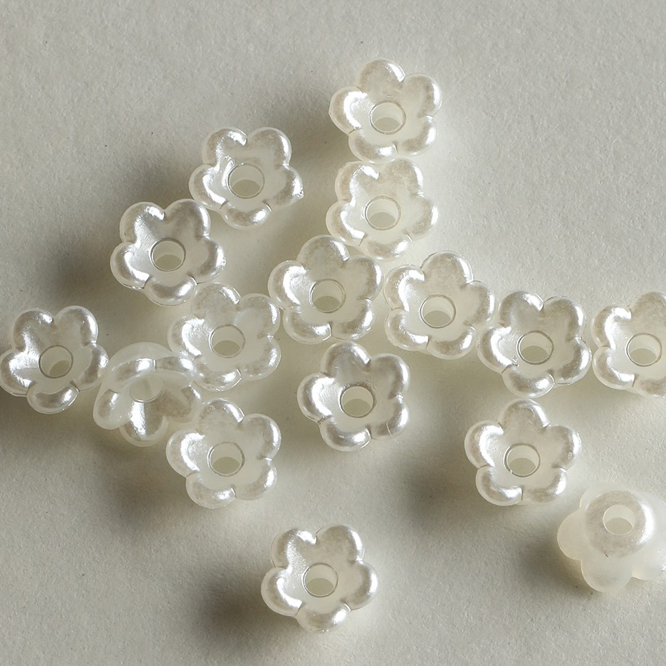 1:#1 off-white flower 6mm (20 pieces)