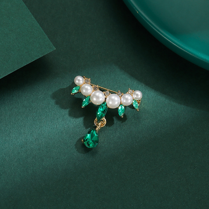 3:397#White green smiley face