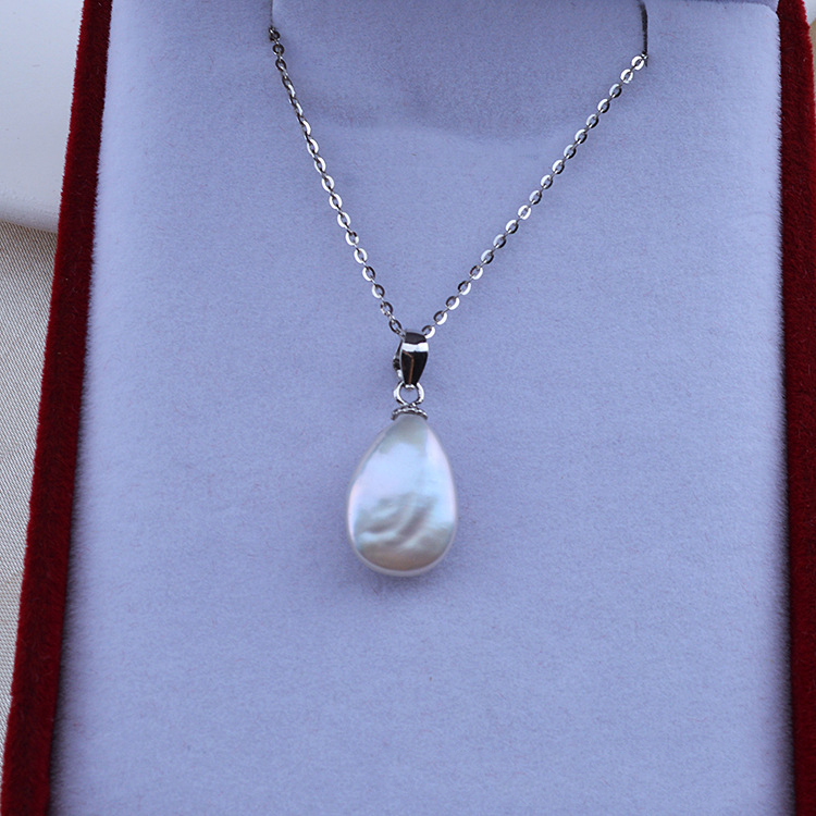 3:White water drop pearl pendant