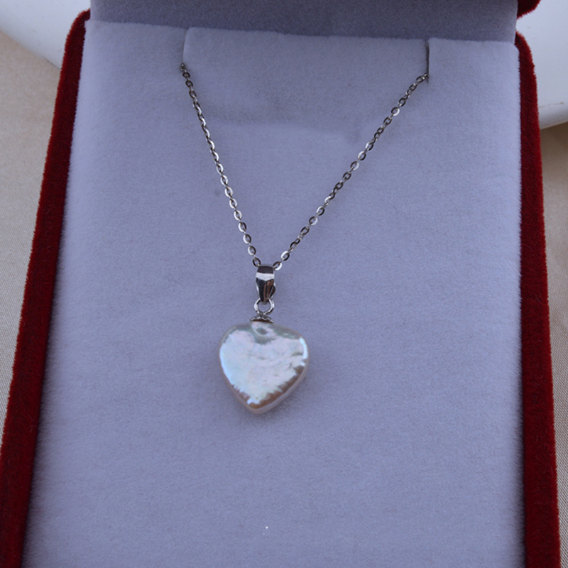 5:White love pearl pendant