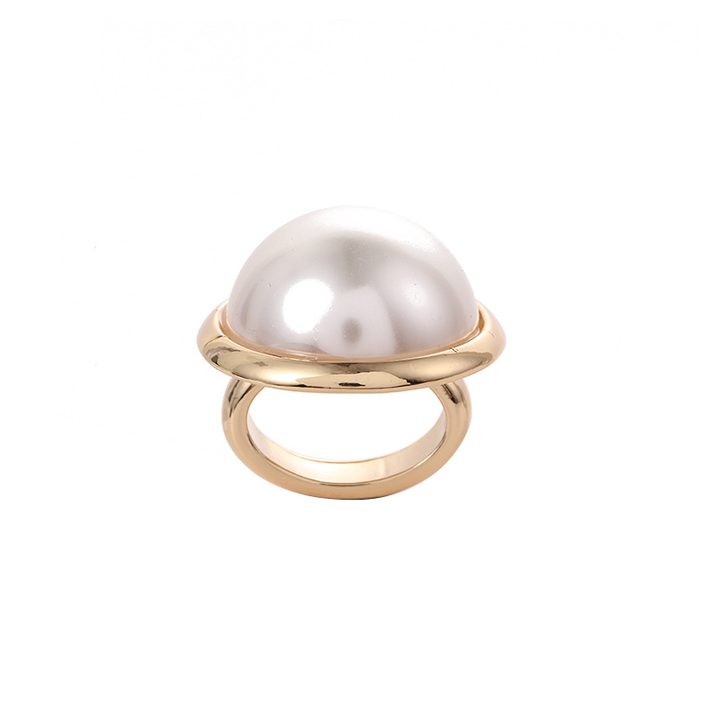 3:Half Face Ring Gold