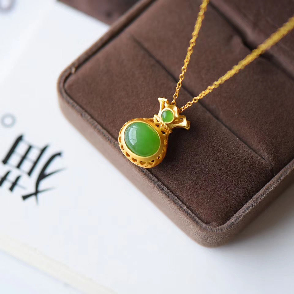 1:Green stone money bag necklace