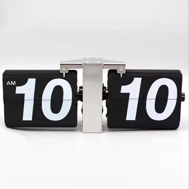 Large clock single hanging black