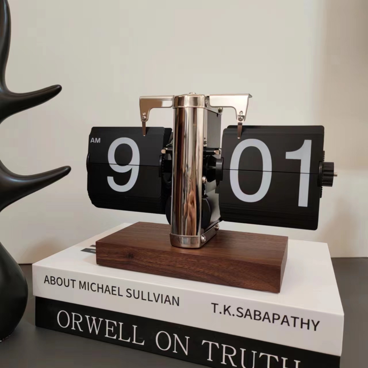 Square wooden base black