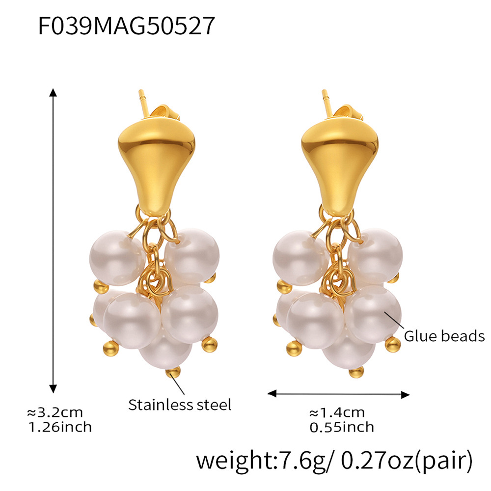 Golden white beaded beads