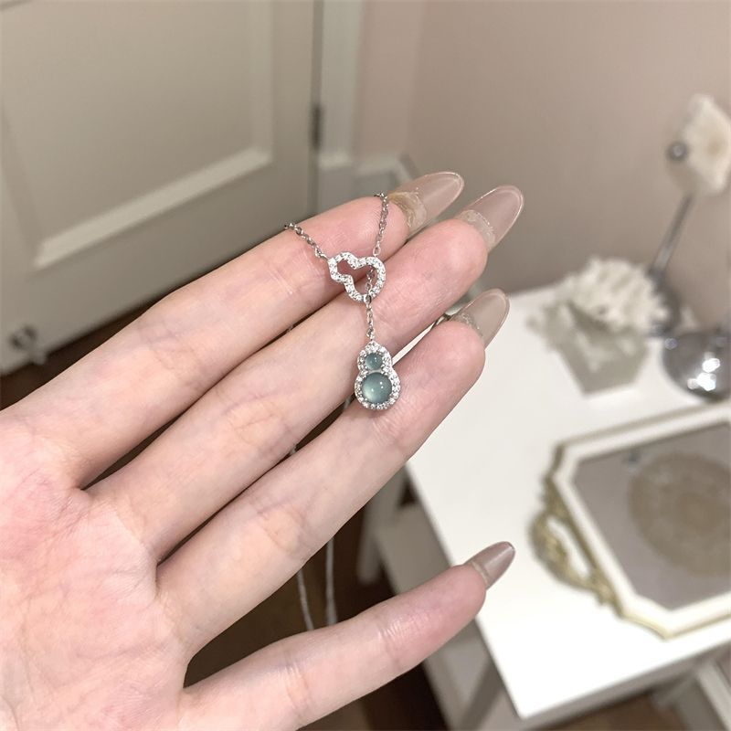 1:Blue double gourd necklace white gold
