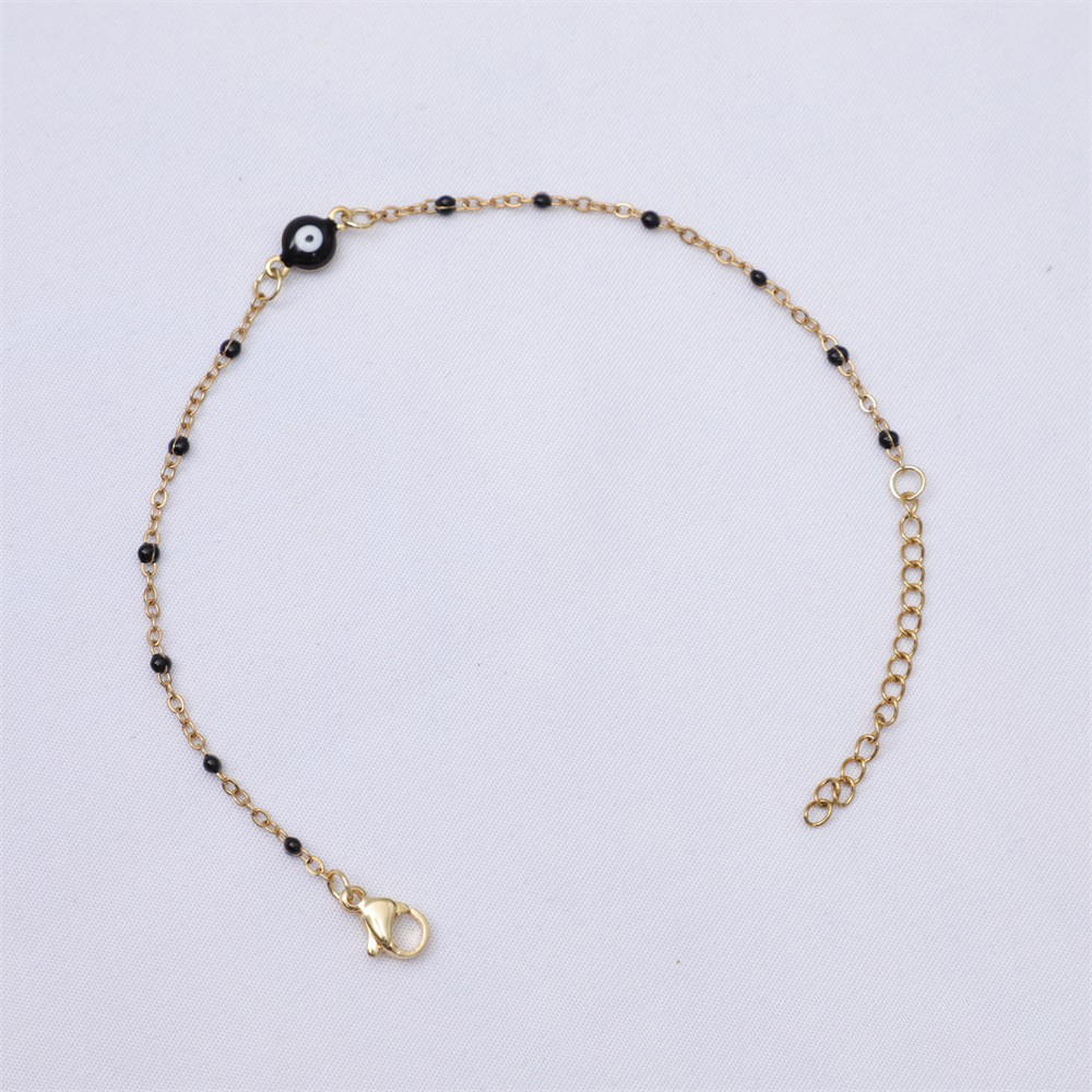 2:Middle eyes gold   Black