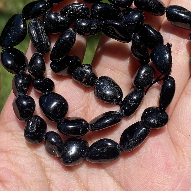 29:8-10mm black tourmaline
