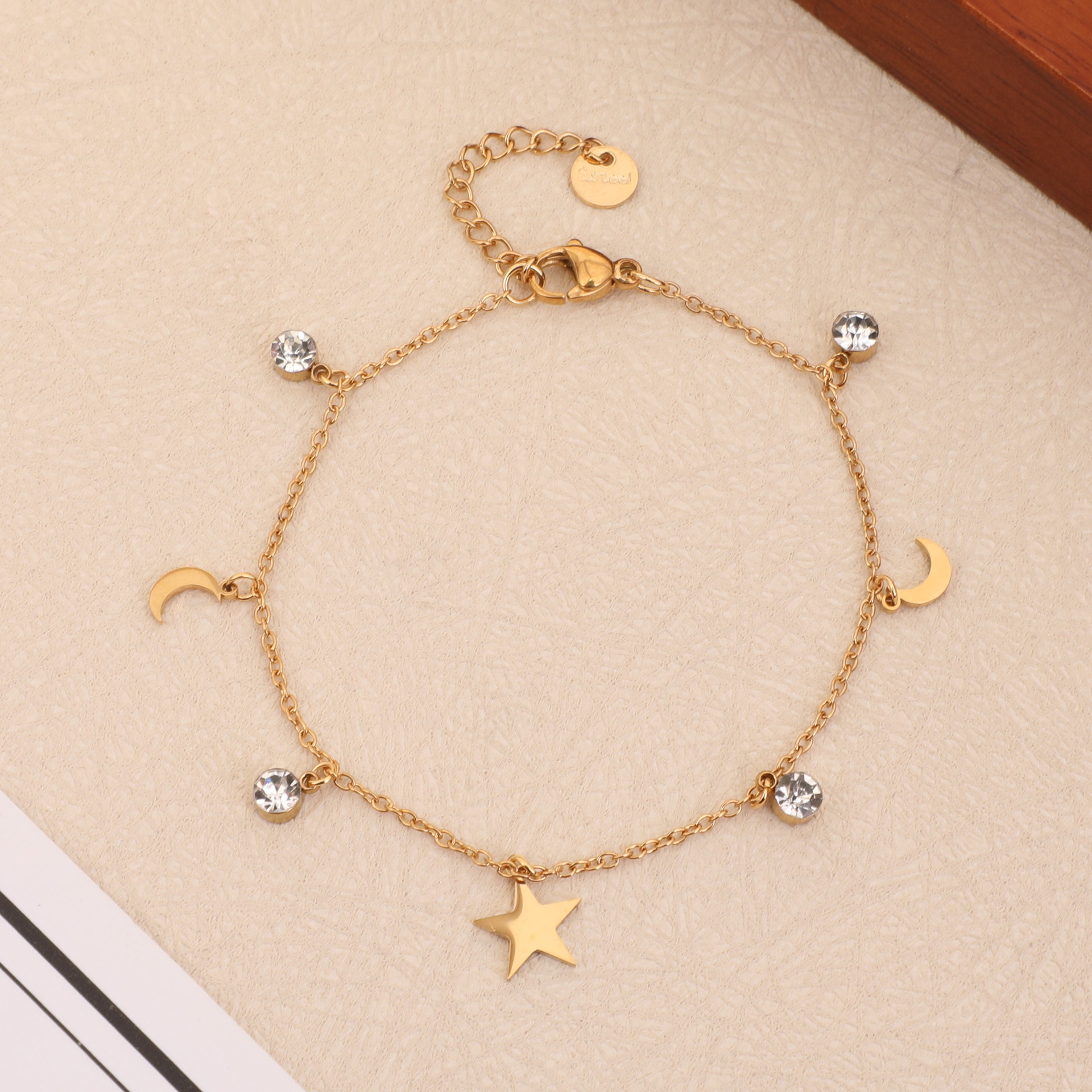 1:Golden stars and moon style