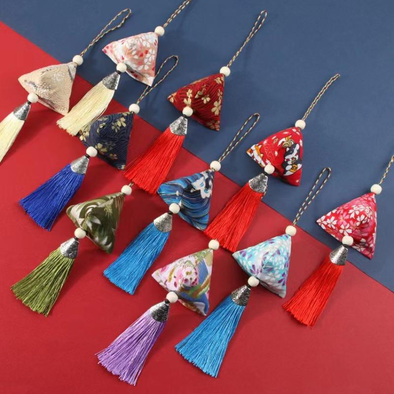 9:A warmly notice:the color of this item is random