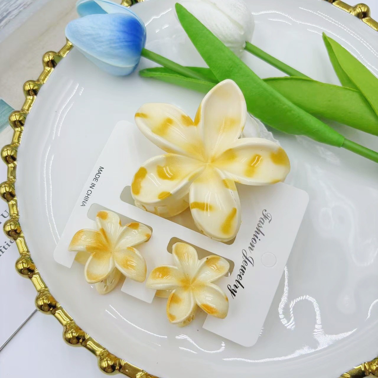 4:Light yellow three-piece set