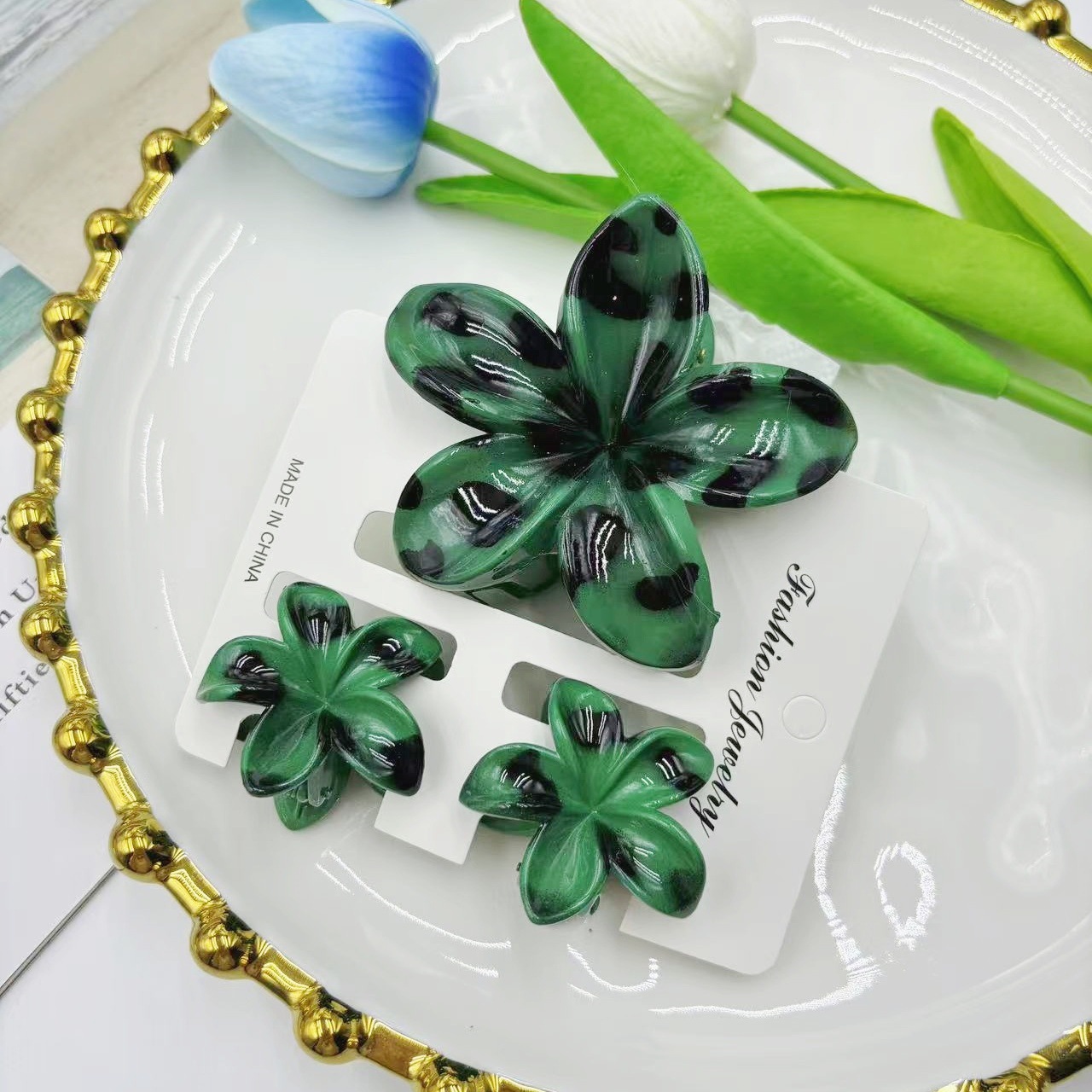 6:Dark green three-piece suit