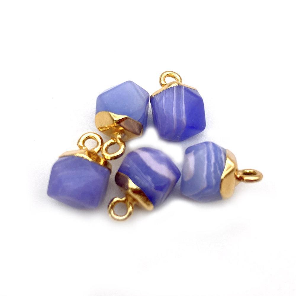 3:Imitation aquamaric treasure