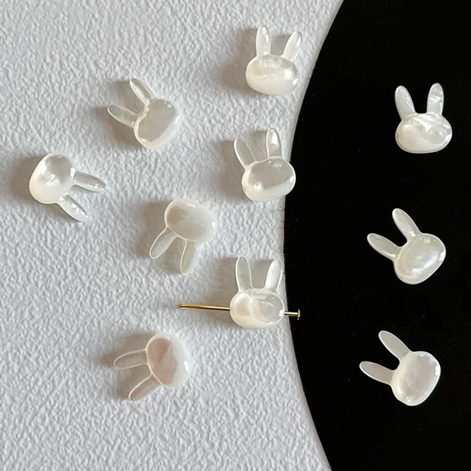 5:Rabbit white butterfly shell-finely carved 10×8