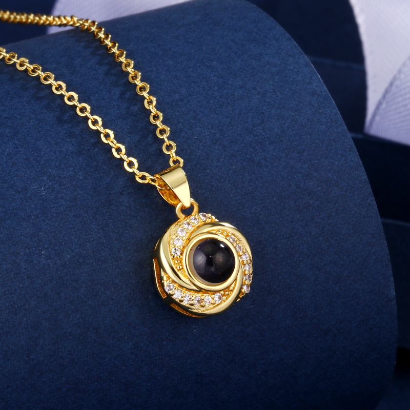 2:Rose projection necklace [yellow gold]]