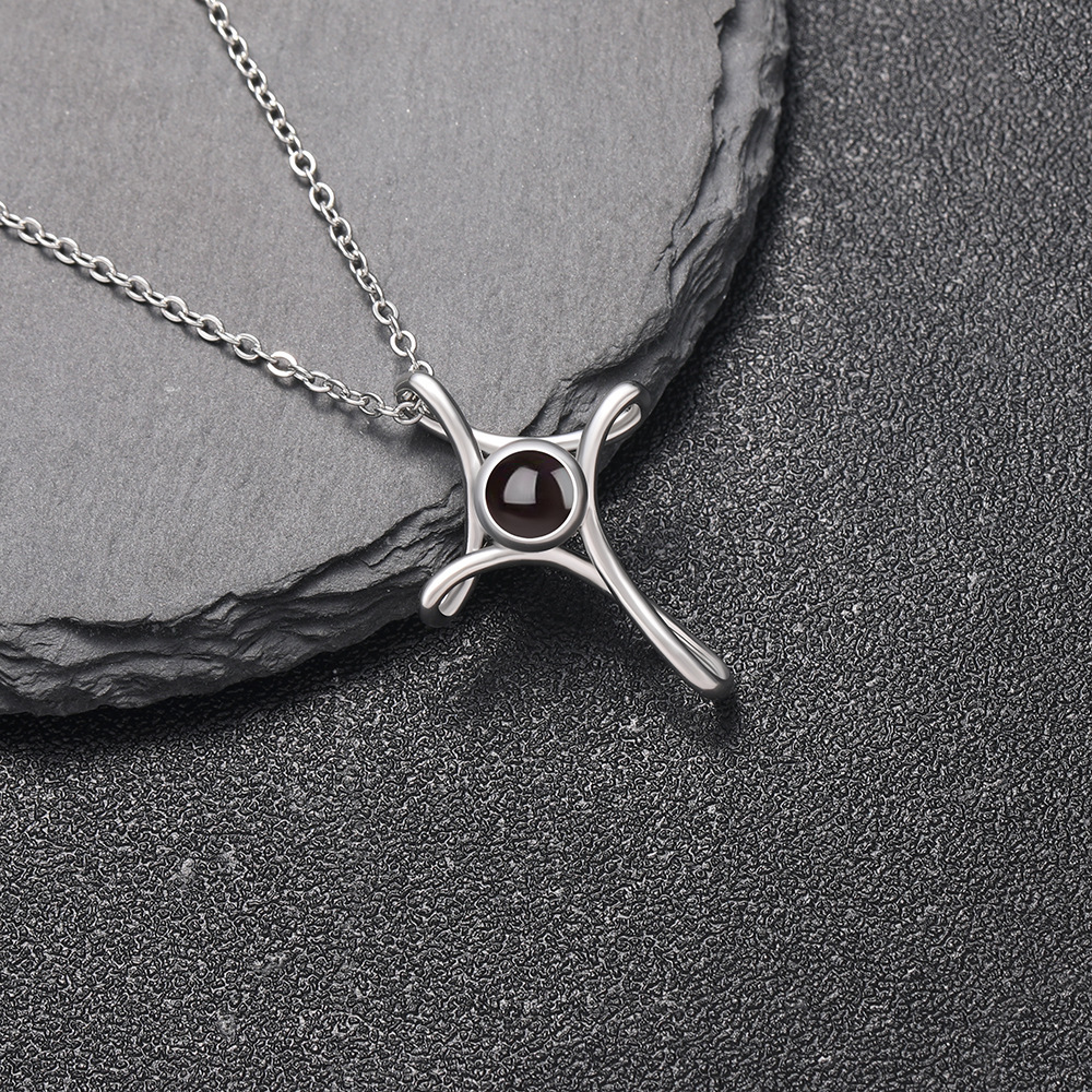 1:Cross projection necklace [white gold]]