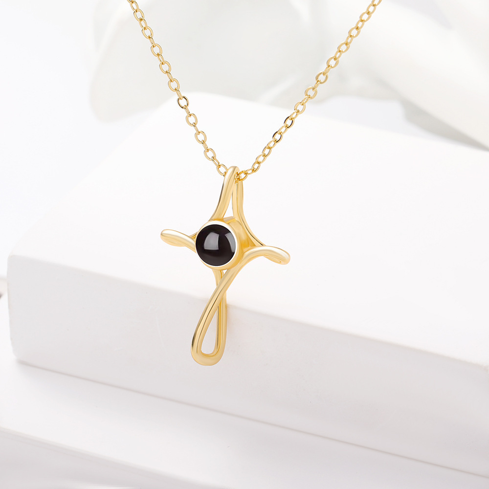 3:Cross projection necklace [yellow gold]]