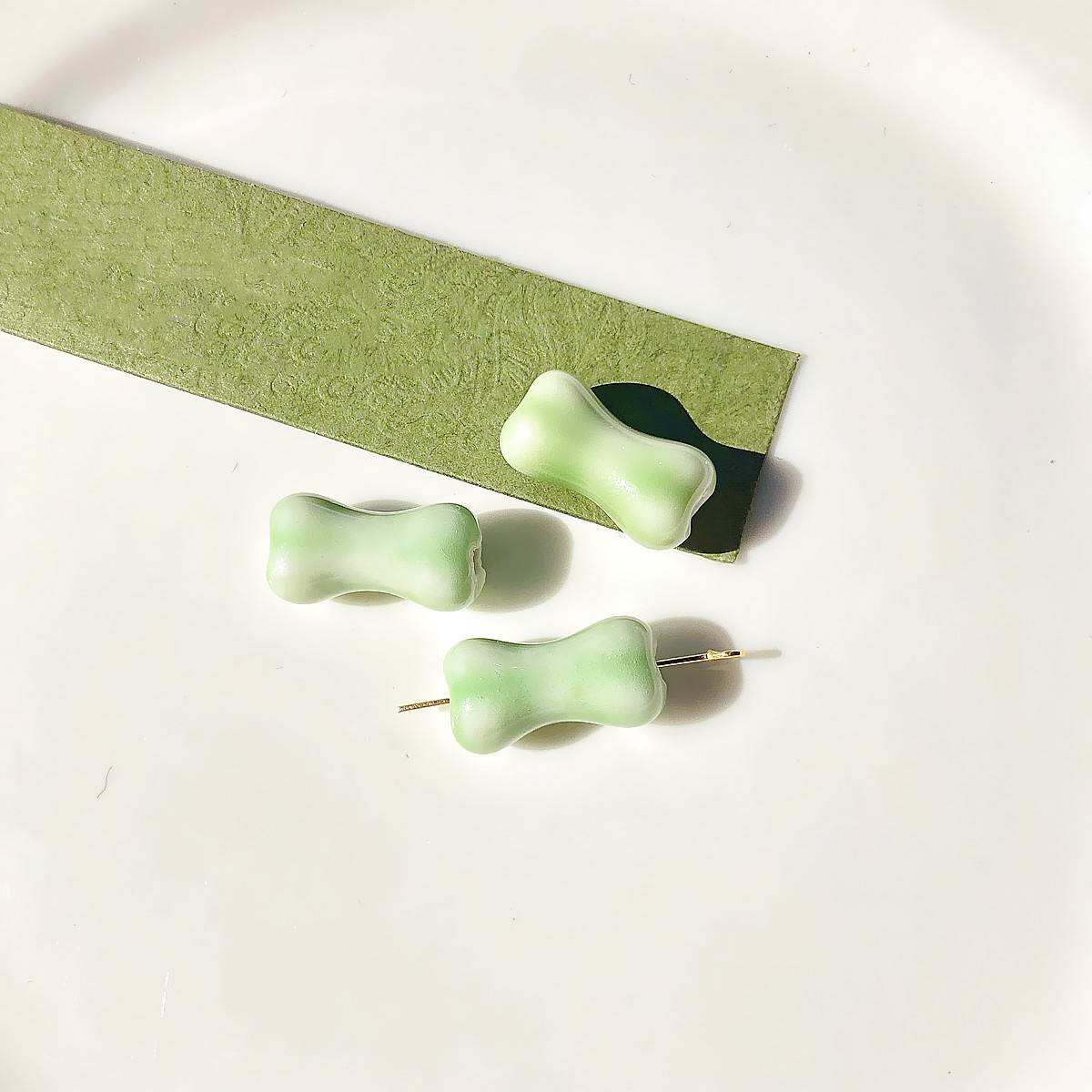 1:01 Milk Green Sniffing (1)