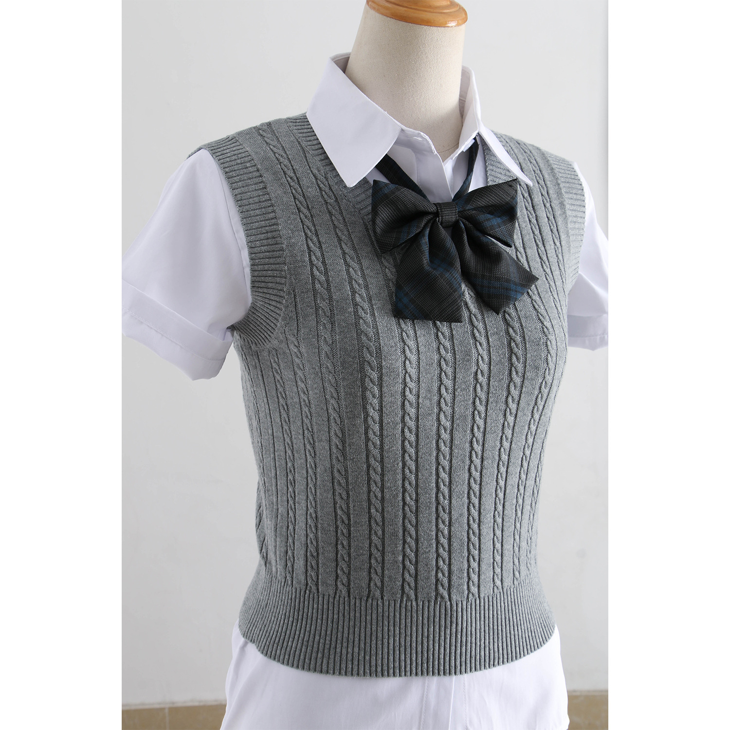 Small twist gray vest thin section