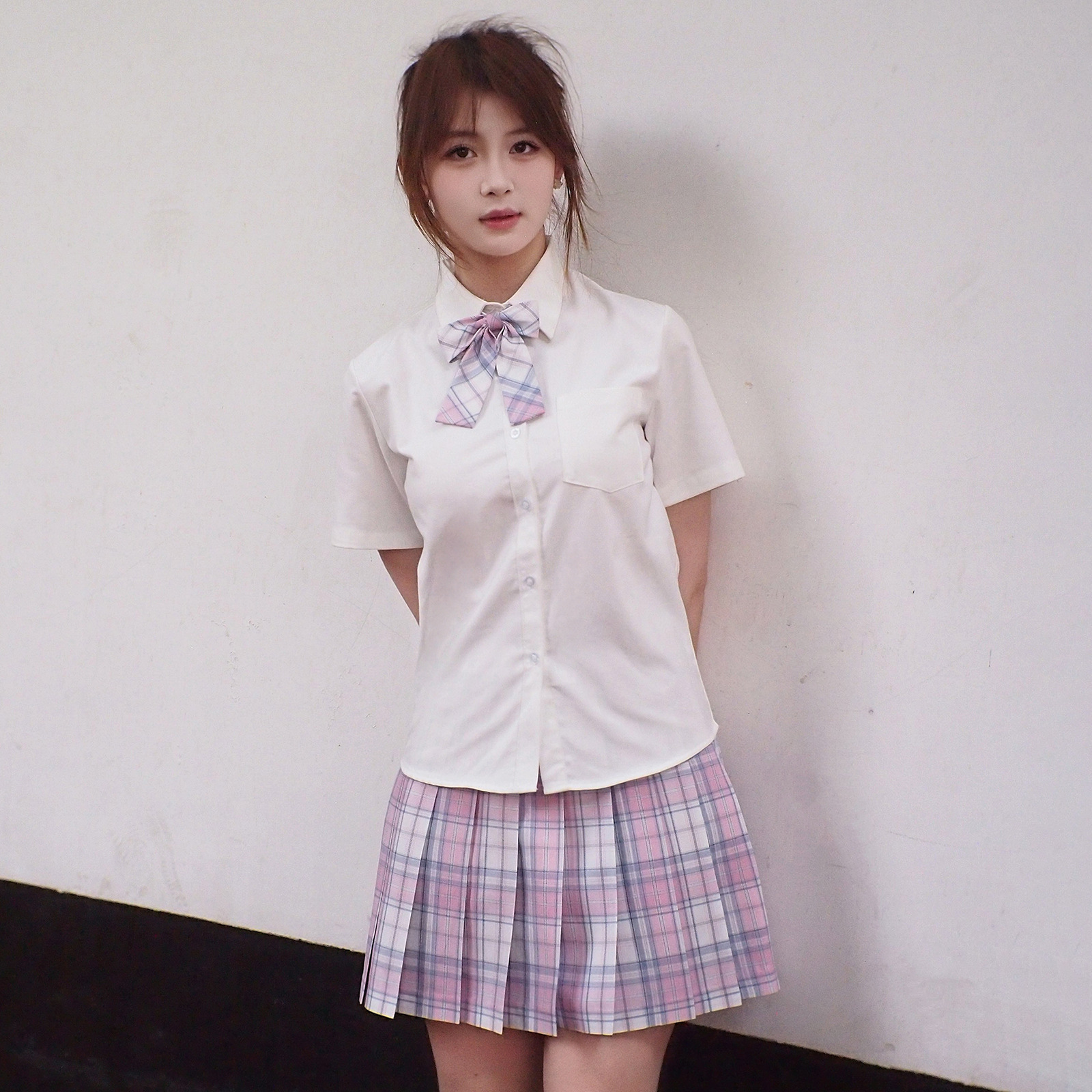 Tr shirt   pink plaid skirt   bow tie