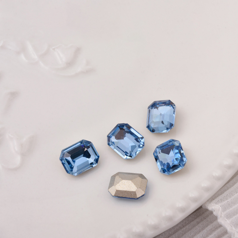 8:08 light blue [octagonal 8*10]]