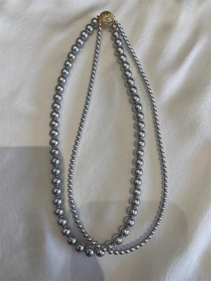 2:Double-layer sunflower buckle Gray glass necklace necklace