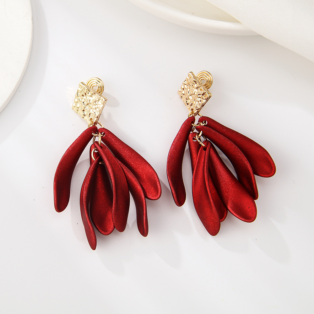 20:No. 6 mosquito coil ear clip