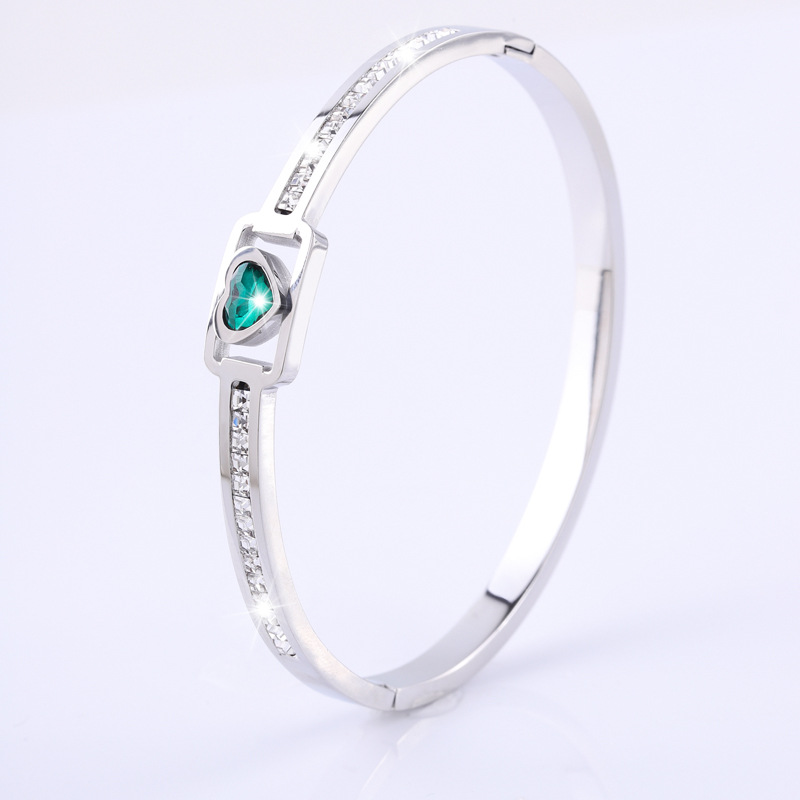 8:silver Green Diamond Love