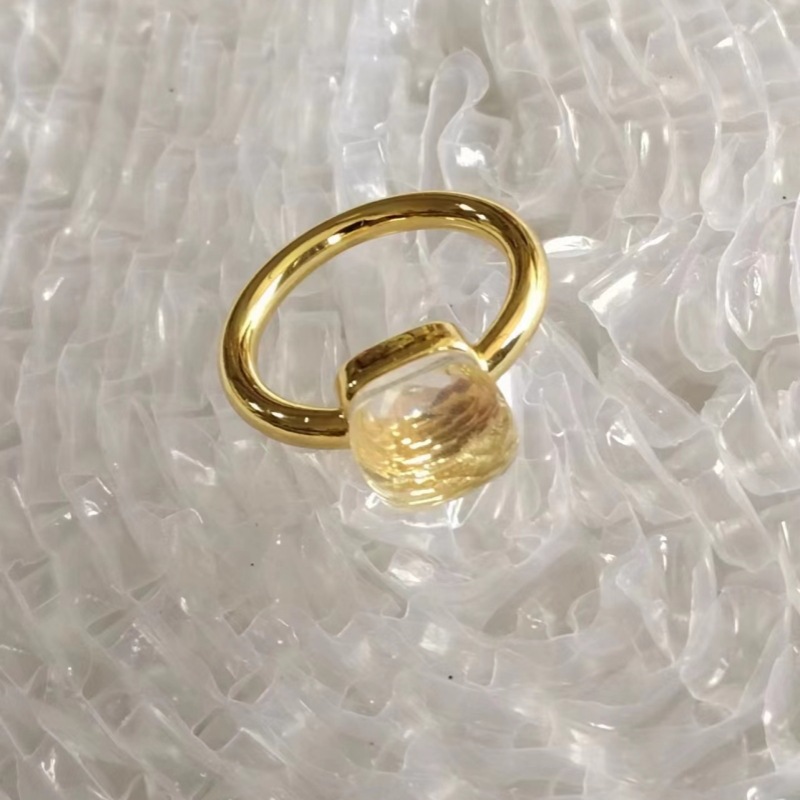 Gold: April-White US5