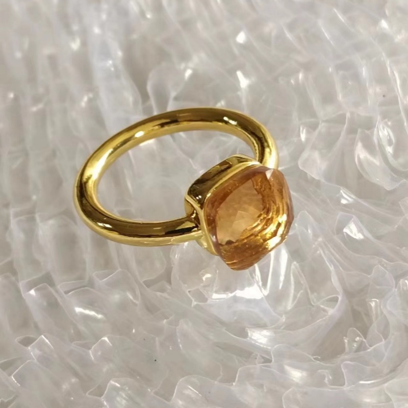 7:Gold: July-Champagne