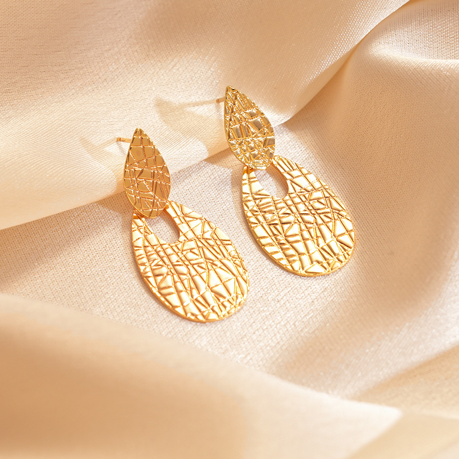 1:Silver needle-golden water drops