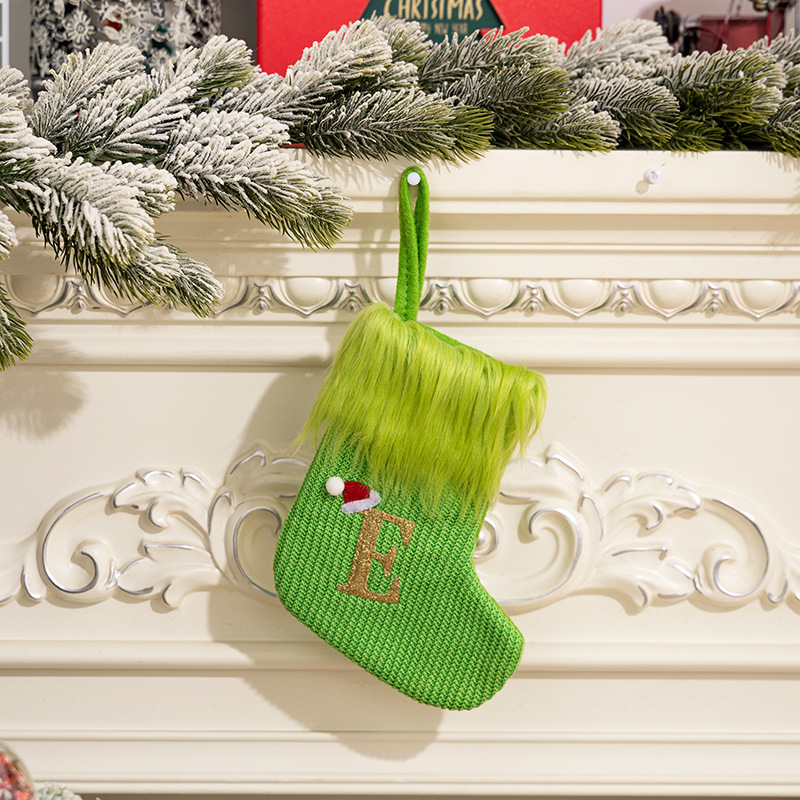 Grinch green letter socks e