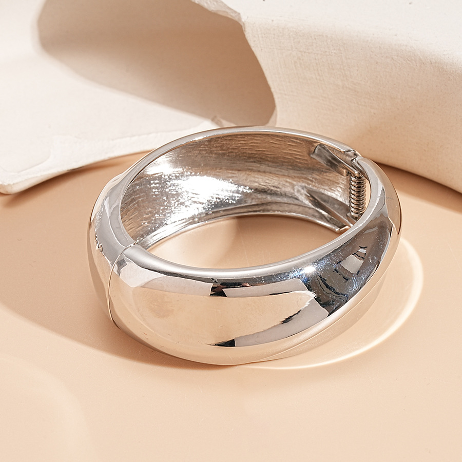 1:Bracelet - silver oval