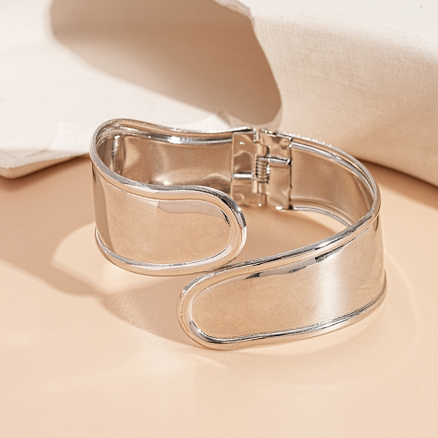 3:Bracelet - silver cross opening