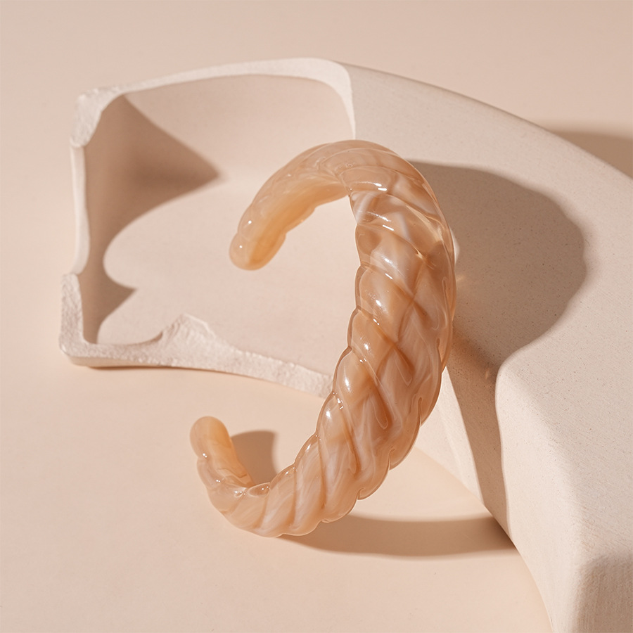 1:light brown acrylic threaded opening bracelet