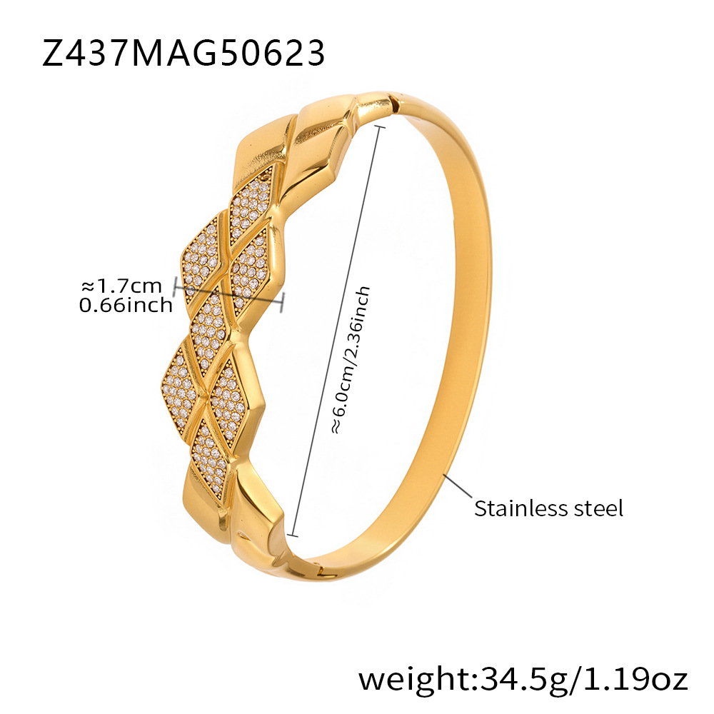 12:Z437-small fragrance style full diamond bracelet with golden white diamonds
