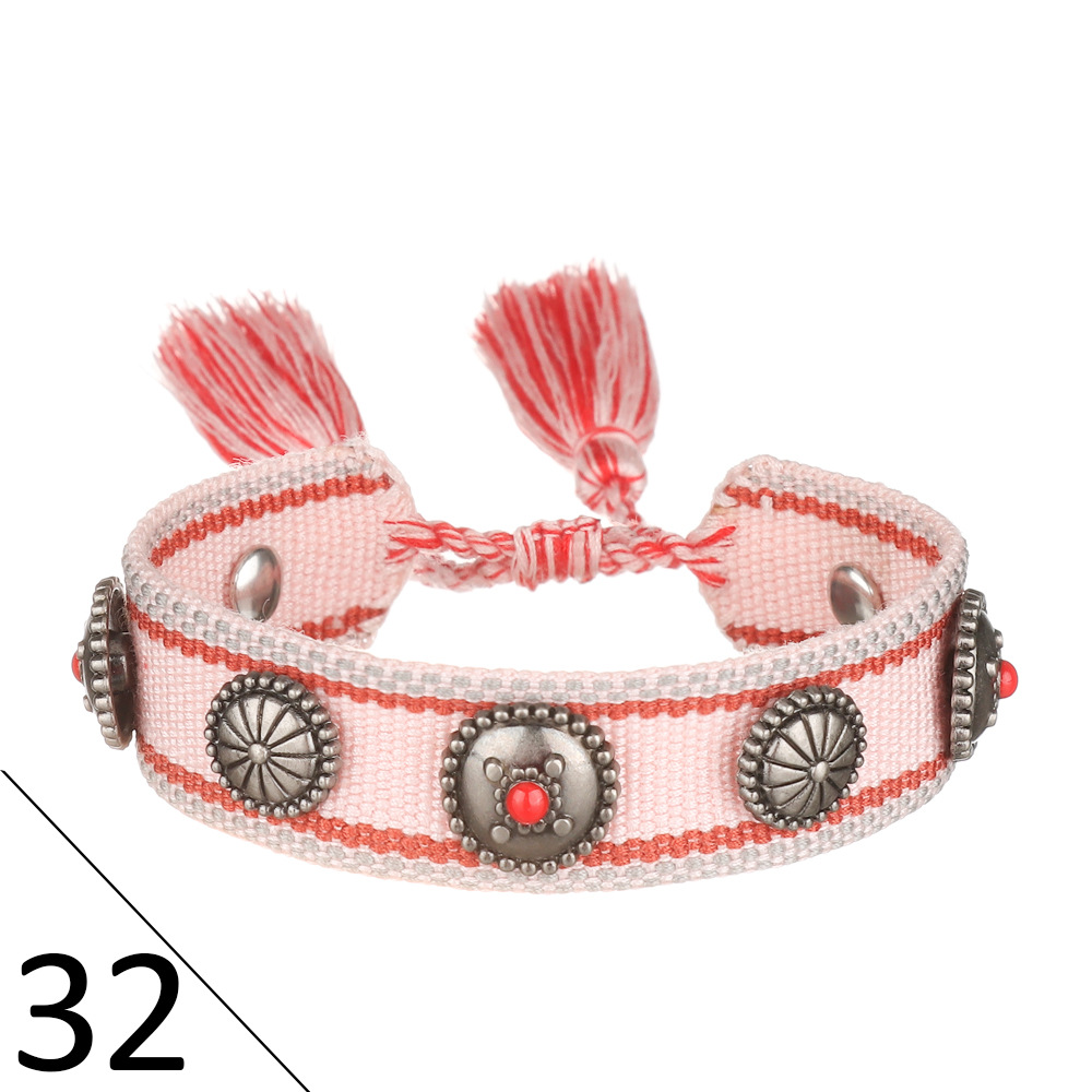 15:(D word) metal nail bracelet 32