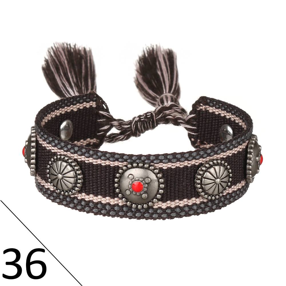 16:(D word) metal nail bracelet 36