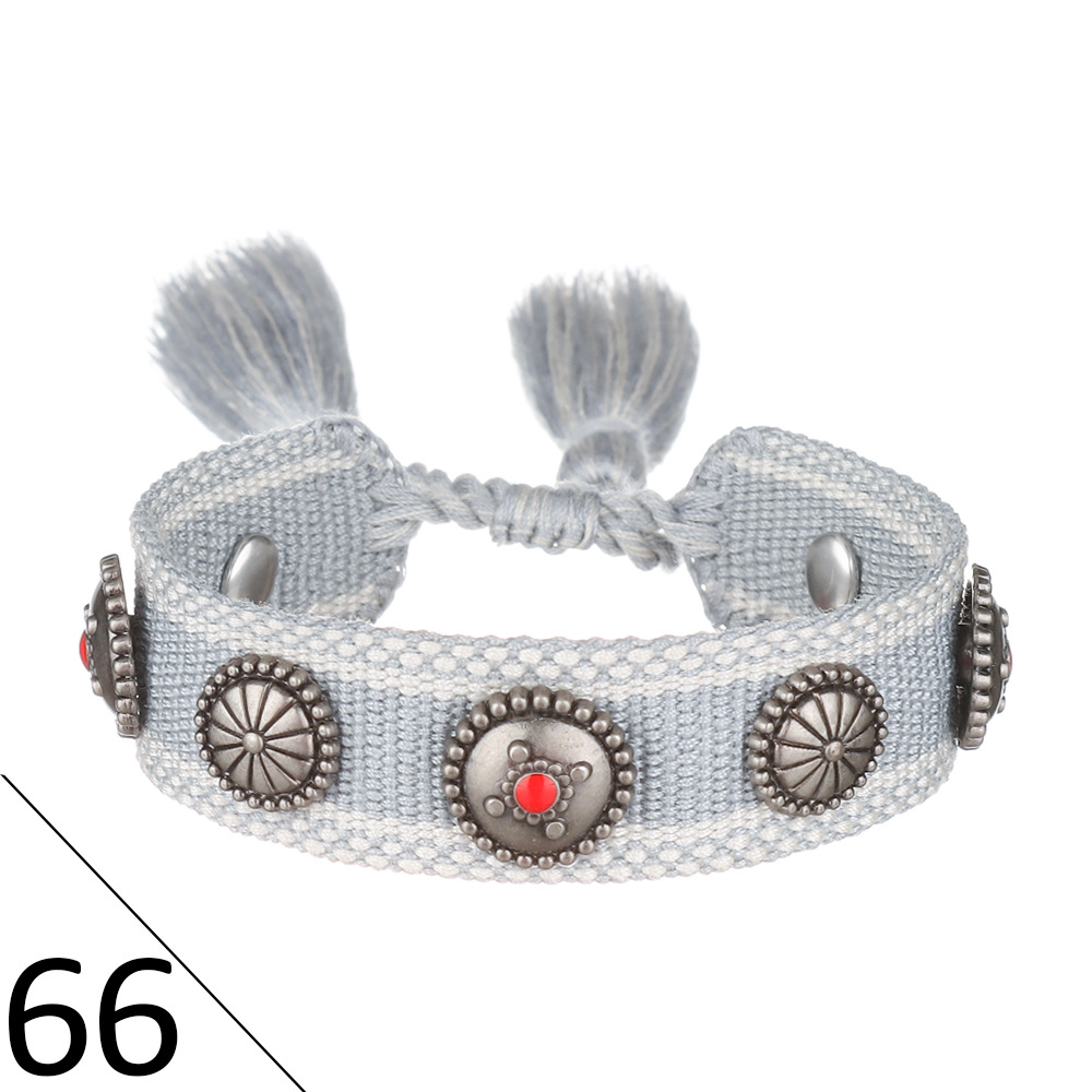 22:(D word) metal nail bracelet 66