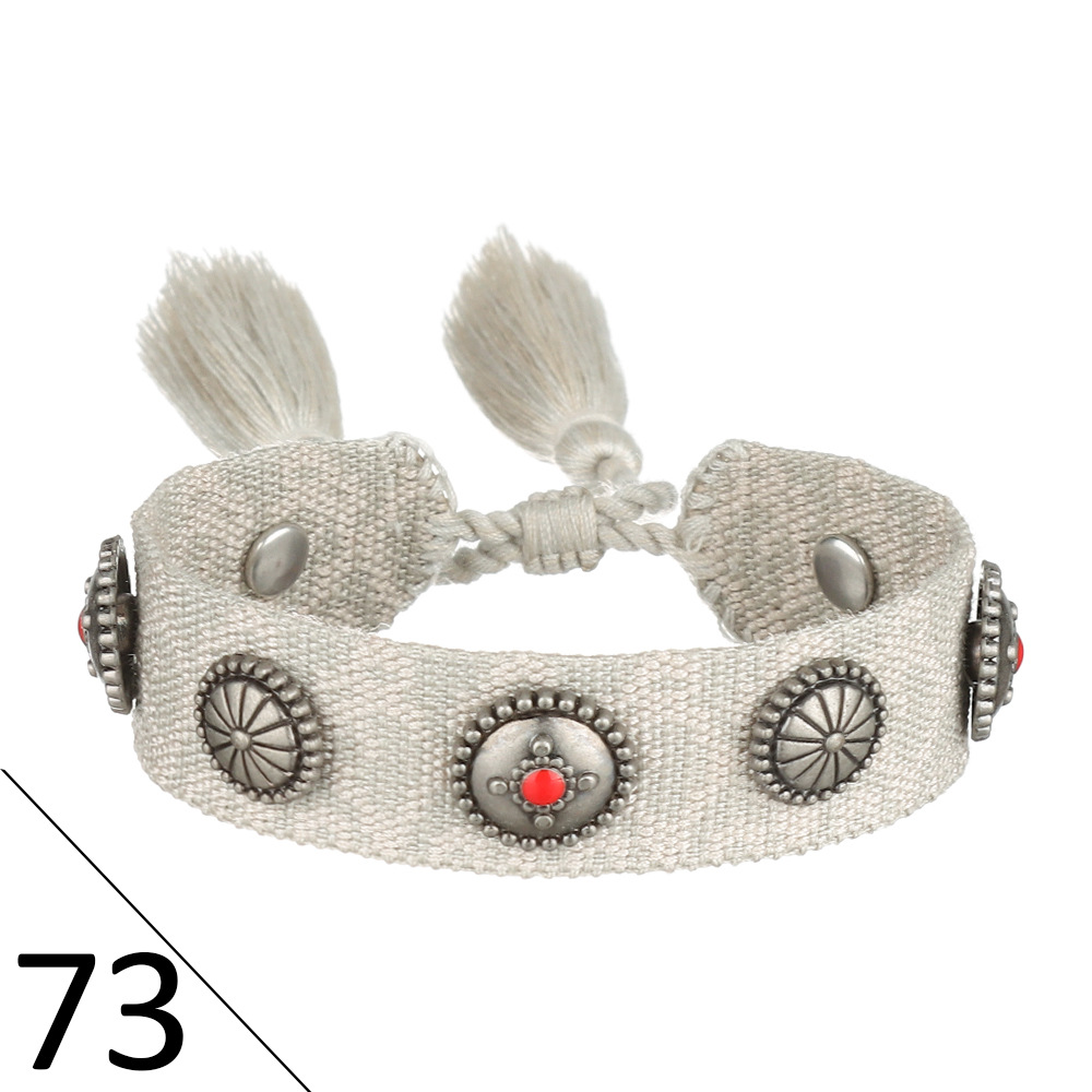 25:(D word) metal nail bracelet 73