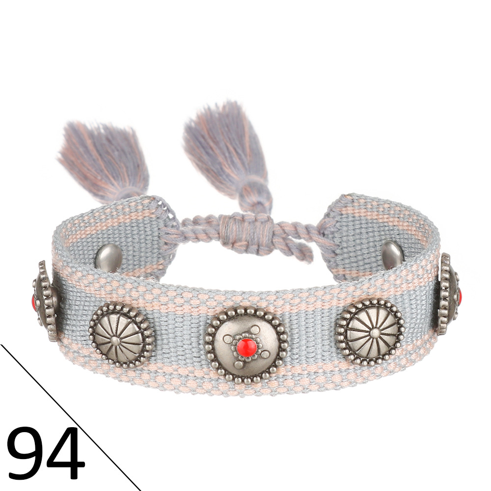 33:(D word) metal nail bracelet 94