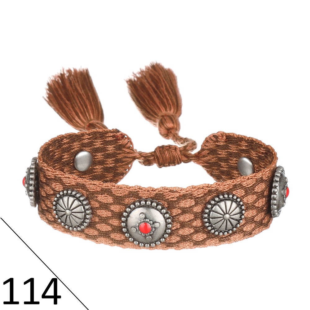 41:(D word) metal nail bracelet 114