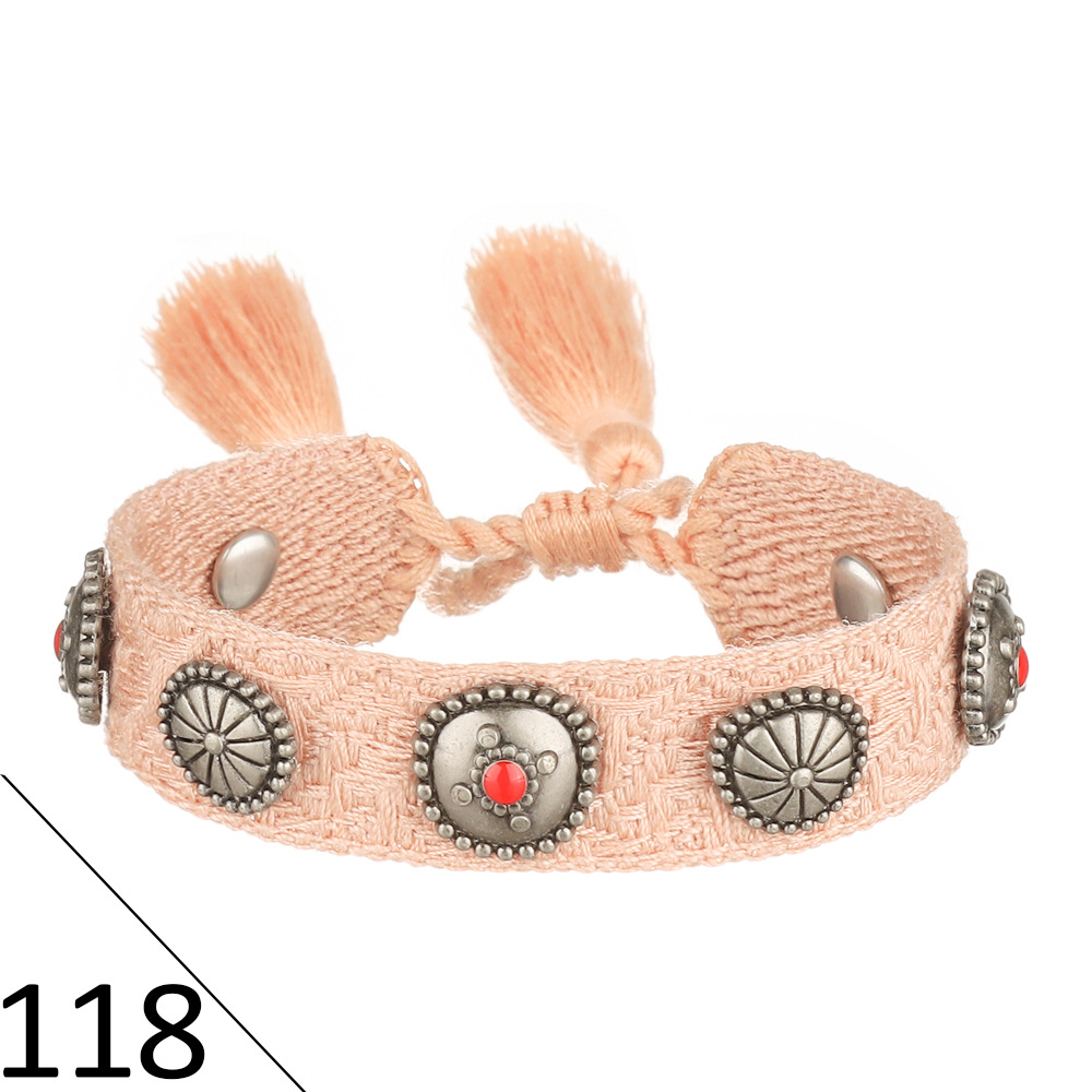 42:(D word) metal nail bracelet 118