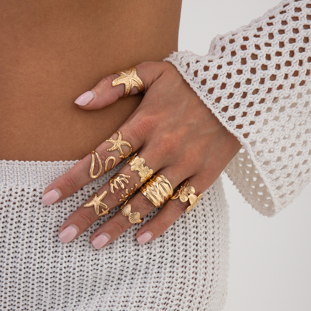 11:06 light gold 6238