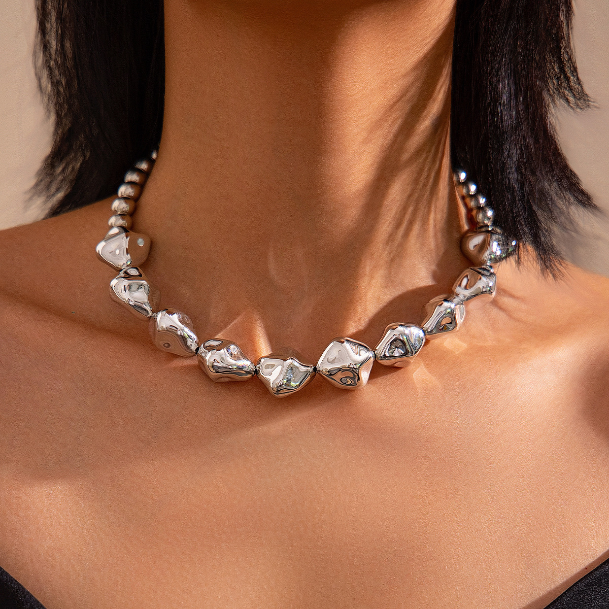 2:02 necklace-white k 6776