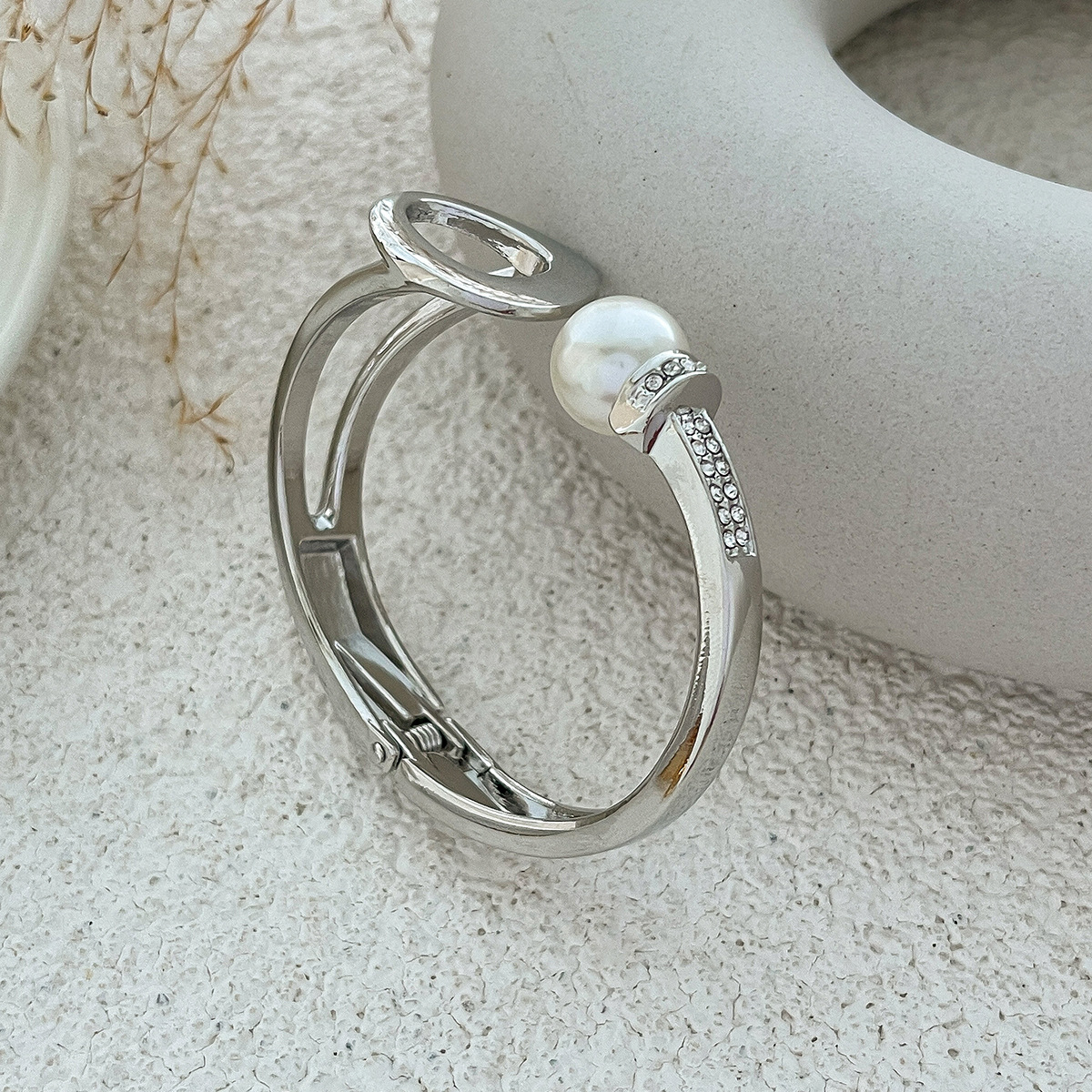 2:01 bracelet white k 2636