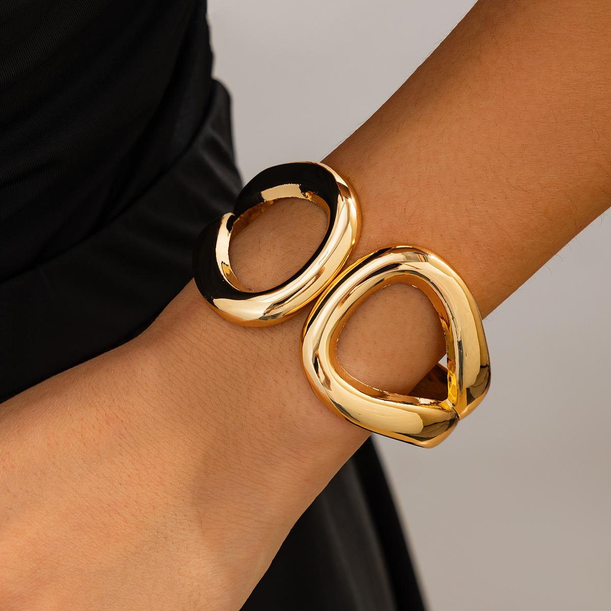 5:03 bracelet gold 2691