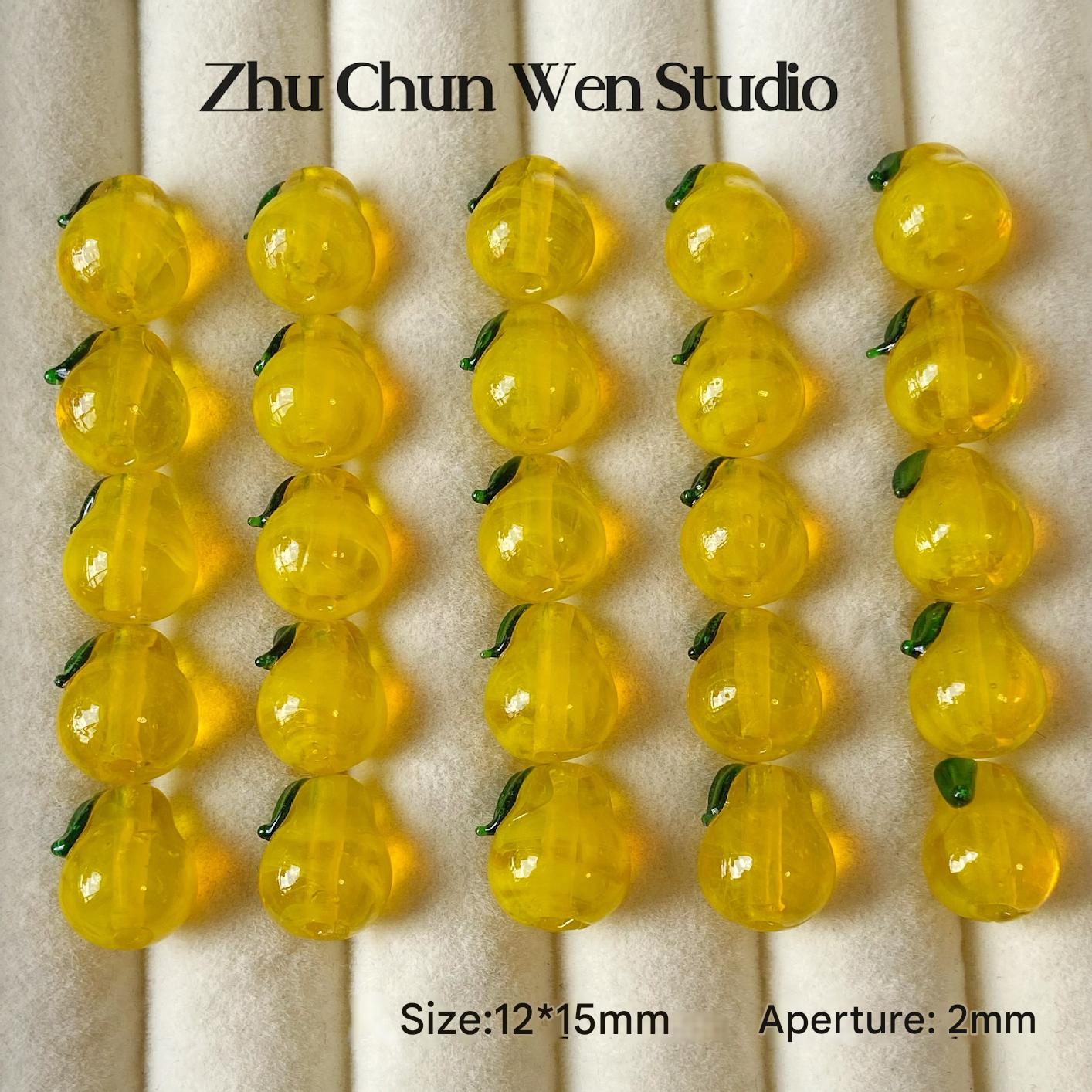 2:Yellow fat pear (1 piece)