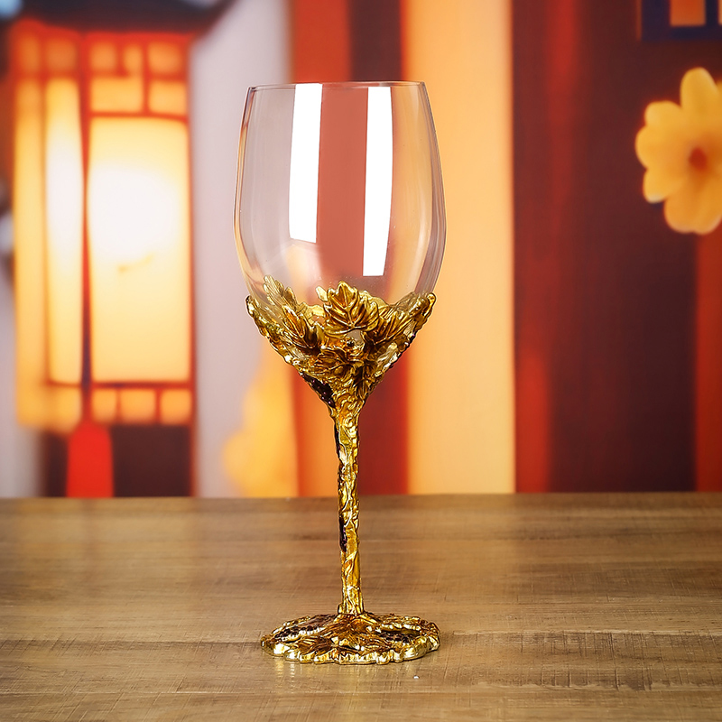 single wine glass