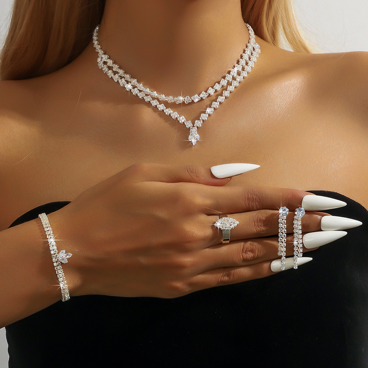 1:80839401 silver four-piece set